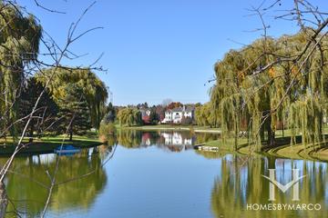 Canterbury subdivision in Libertyville, IL
