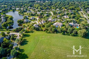 Canterbury subdivision in Libertyville, IL