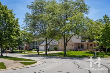 Greenway Knolls subdivision in Naperville, IL