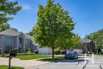 Greenway Knolls subdivision in Naperville, IL