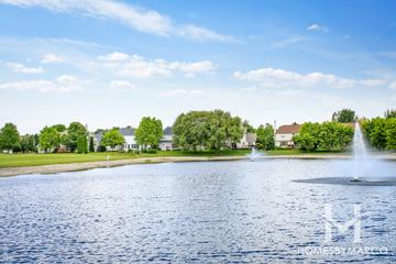 Heatherstone subdivision in Naperville, IL