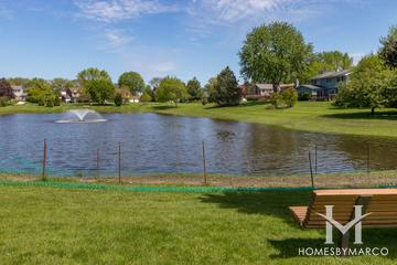 Hobson Creek subdivision in Naperville, IL