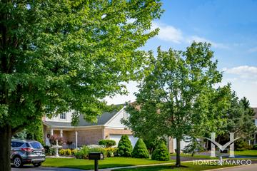 Lakewood Crossing subdivision in Naperville, IL