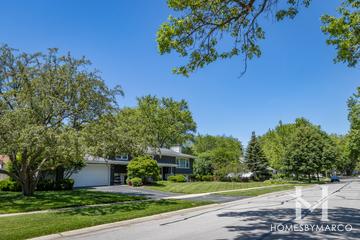 Maplebrook subdivision in Naperville, IL