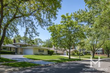 Maplebrook subdivision in Naperville, IL