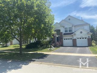 Mission Oaks subdivision in Naperville, IL