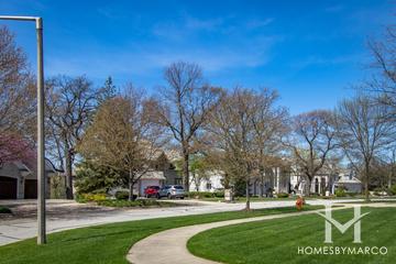Oak Bluff subdivision in Naperville, IL
