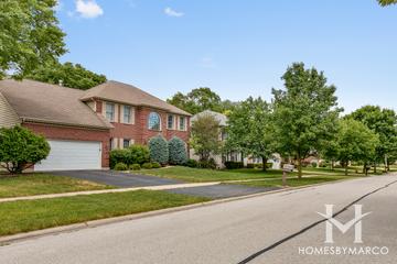 Olesen Estates subdivision in Naperville, IL