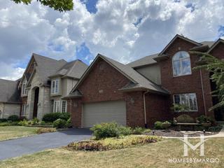 Penncross Knoll subdivision in Naperville, IL