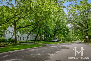 Royal Oaks subdivision in Naperville, IL