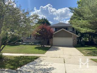 Rivercrest Estates subdivision in Naperville, IL