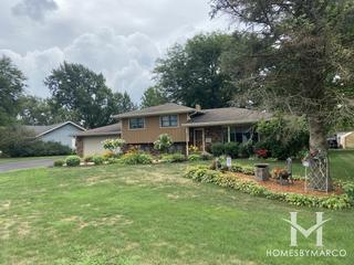 Shell Lake Estates subdivision in Naperville, IL