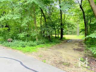 Walnut Woods subdivision in Naperville, IL