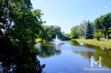 Lucky Lake subdivision in Lake Forest, IL