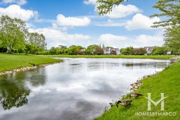 Kingspointe subdivision in Naperville, IL