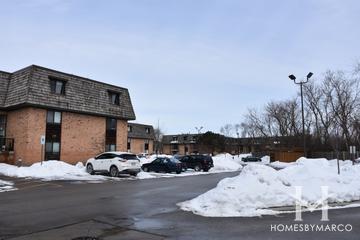 Arbors building in Buffalo Grove, IL