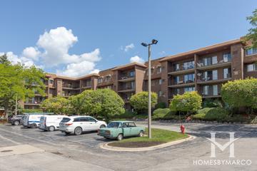 Oak Creek building in Buffalo Grove, IL