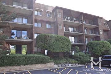 Oak Creek building in Buffalo Grove, IL