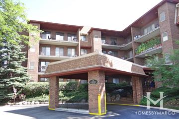 Oak Creek building in Buffalo Grove, IL