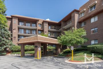 Oak Creek building in Buffalo Grove, IL