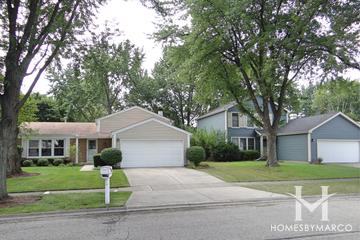 Photos of Strathmore Grove East subdivision in Buffalo Grove, IL