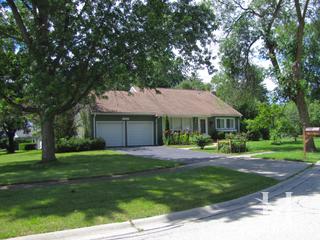 Strathmore Lake subdivision in Buffalo Grove, IL