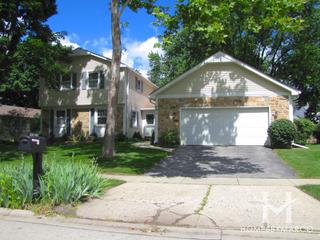 Strathmore Lake subdivision in Buffalo Grove, IL