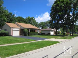 Strathmore Lake subdivision in Buffalo Grove, IL