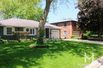 Elmwood Estates subdivision in Aurora, IL