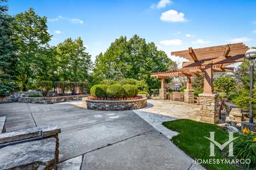 Highland Park Place building in Highland Park, IL