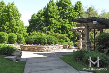 Highland Park Place building in Highland Park, IL