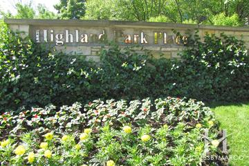 Highland Park Place building in Highland Park, IL