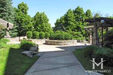 Highland Park Place building in Highland Park, IL