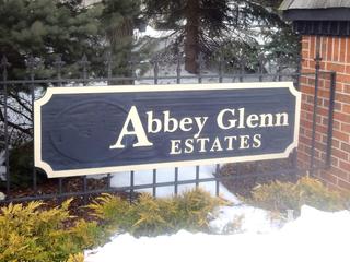 Abbey Glenn Estates subdivision in Hawthorn Woods, IL