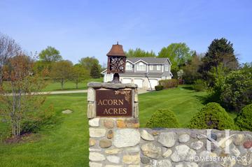 Photos of Acorn Acres subdivision in Hawthorn Woods, IL