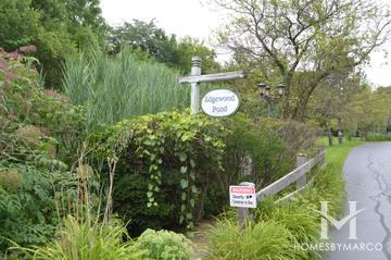 Photos of Edgewood Pond subdivision in Long Grove, IL