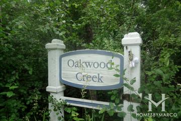 Oakwood Creek subdivision in Long Grove, IL