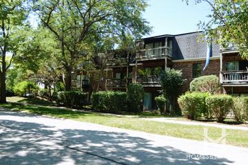 Court of Shorewood subdivision in Vernon Hills, IL