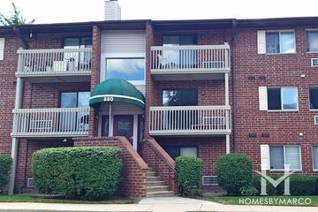 Lakewood Villas subdivision in Vernon Hills, IL