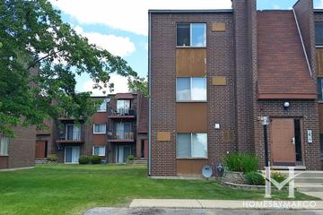 Villas by The Lake subdivision in Vernon Hills, IL