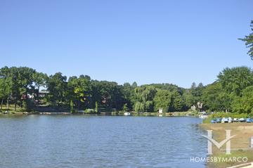 Loch Lomond subdivision in Mundelein, IL