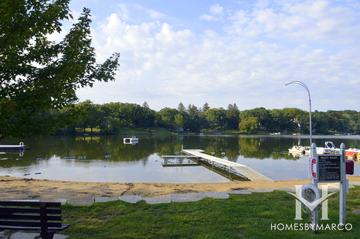 Sylvan Lake subdivision in Mundelein, IL