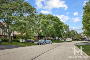 Deerpath Manor subdivision in Palatine, IL