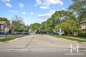 Deerpath Manor subdivision in Palatine, IL