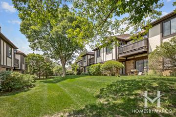 Deerpath Manor subdivision in Palatine, IL