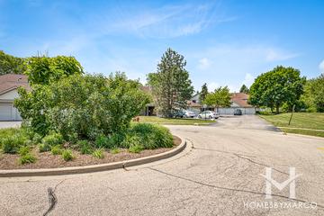 Kingsbrooke subdivision in Palatine, IL