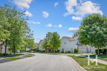 Maplewood Court subdivision in Grayslake, IL