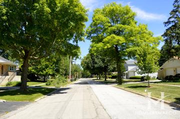 Miramonte Pointe building in Palatine, IL
