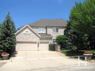 Peregrine Lake Estates subdivision in Palatine, IL