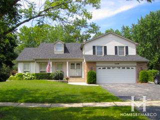 Peregrine Lake Estates subdivision in Palatine, IL
